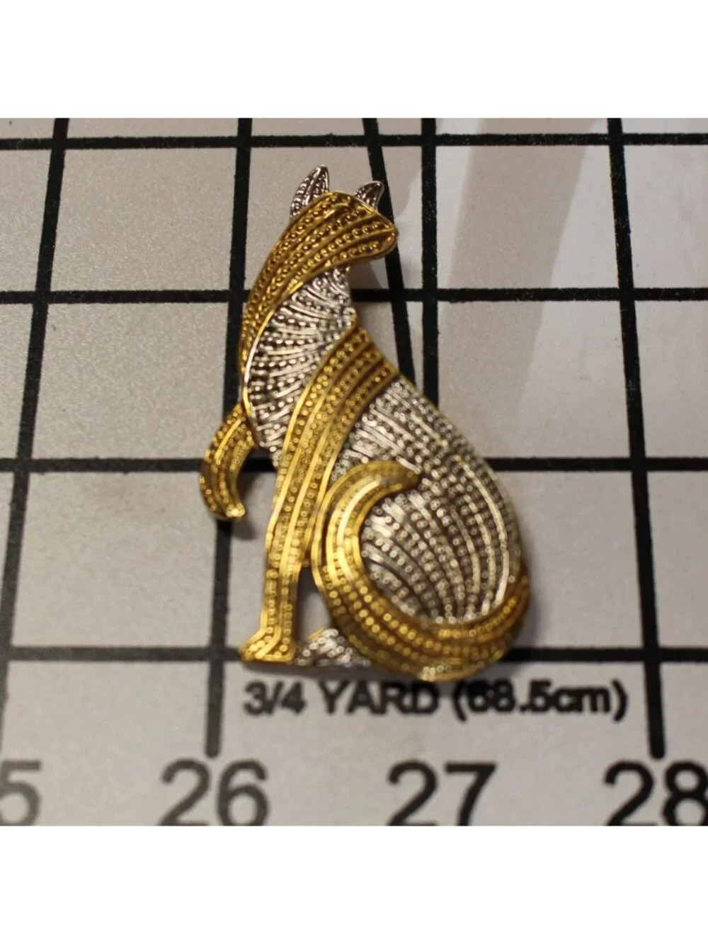 Vintage Two Tone Gold Silver Patchwork Textured Sitting Cat Brooch Unsigned AJC